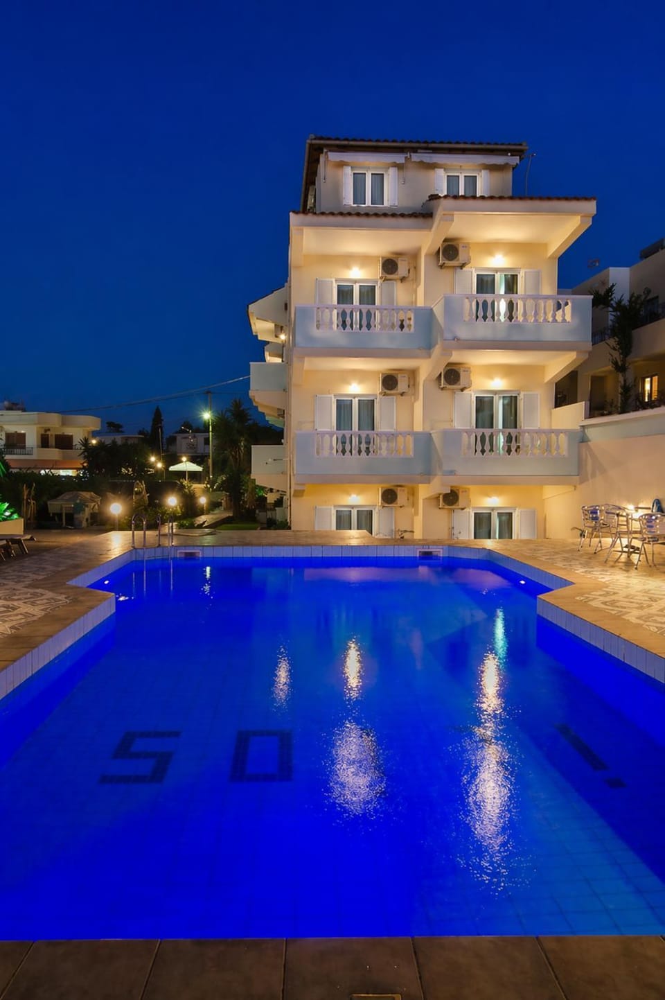 Swimming pool