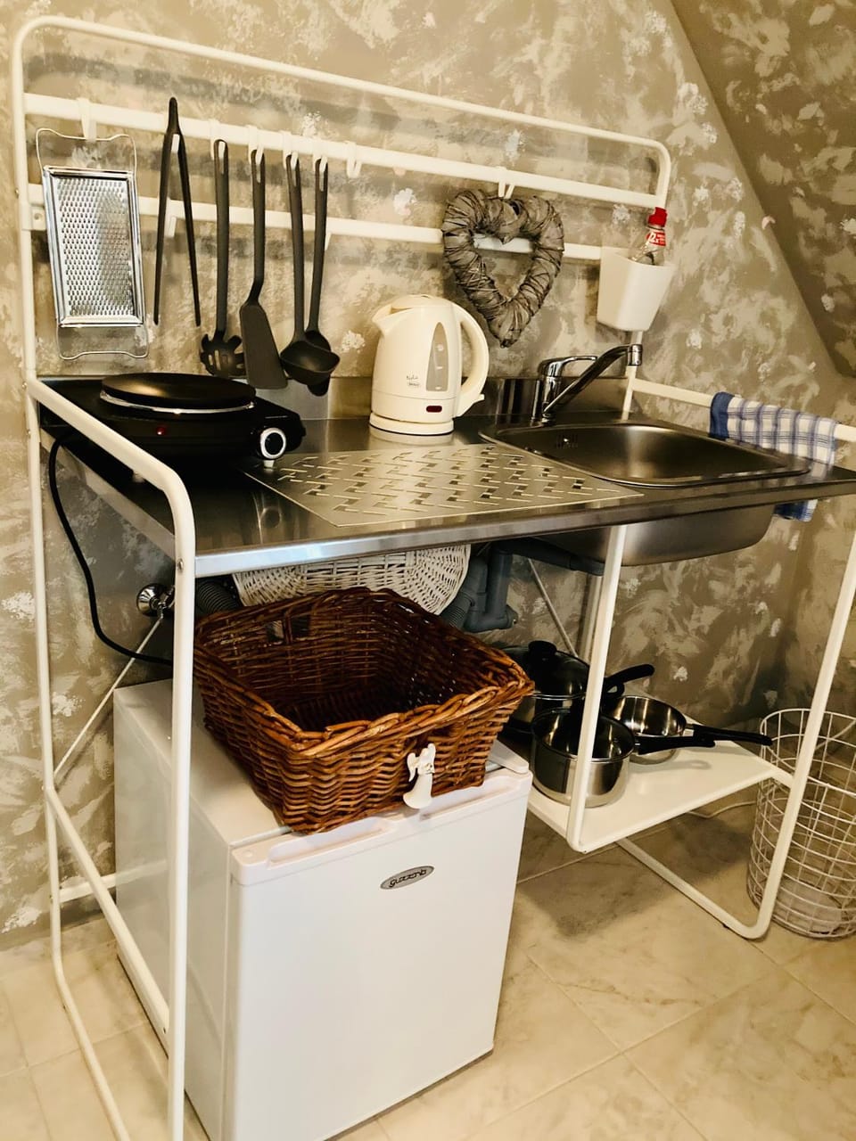 Kitchen or kitchenette