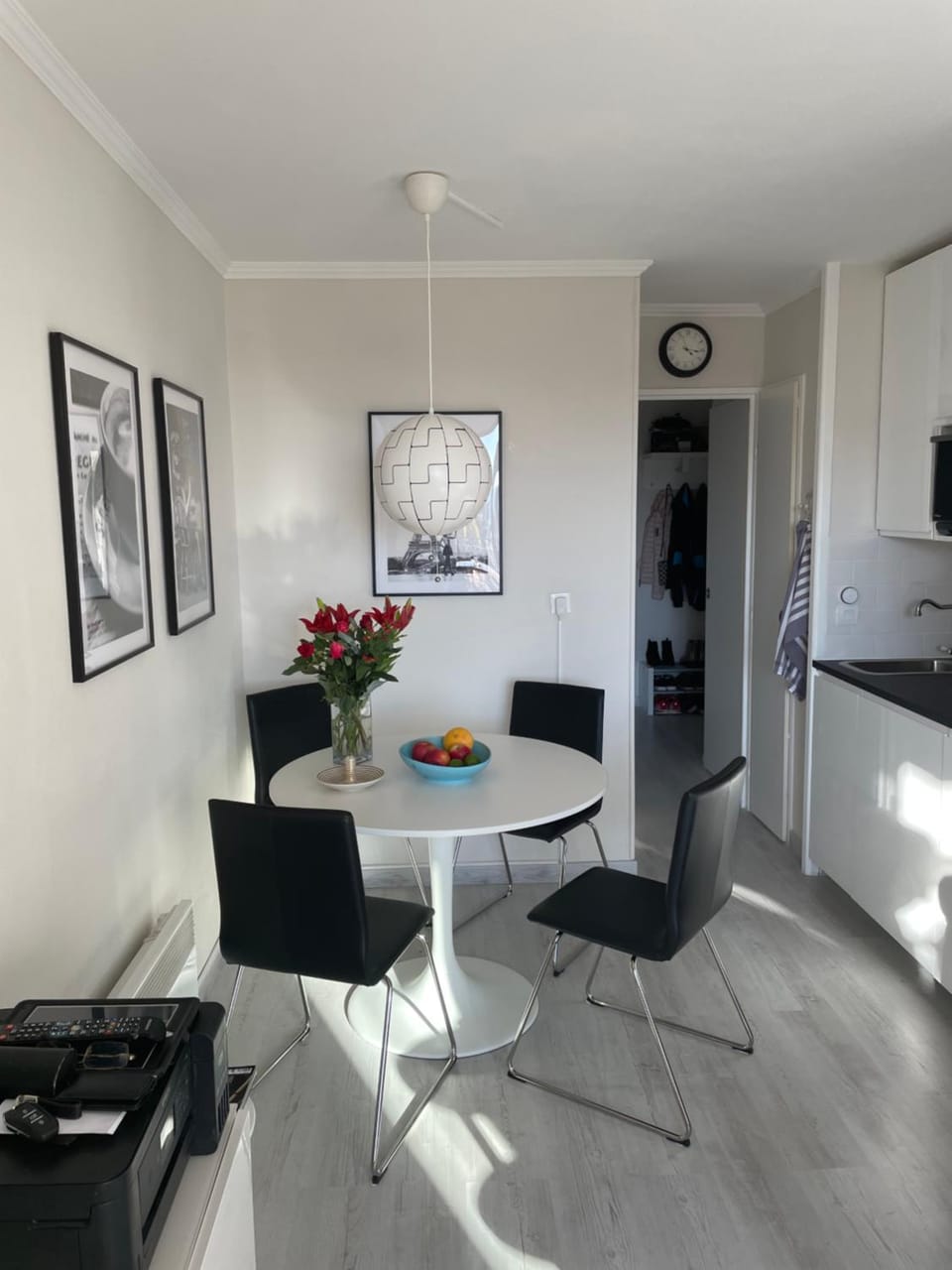 Kitchen or kitchenette, Living room