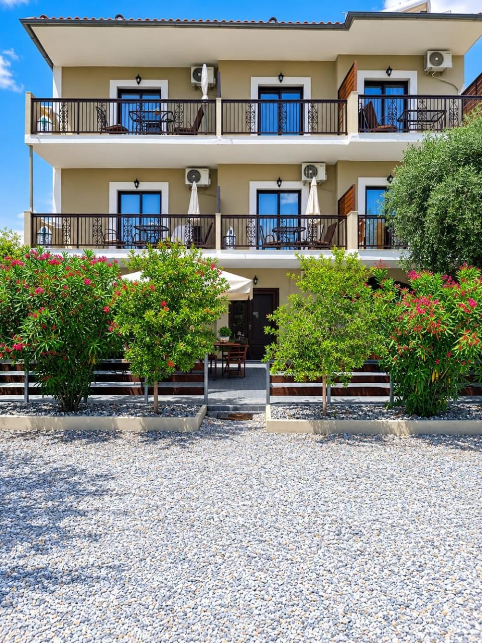Property building, Spring, Day, Garden, View (from property/room), Garden view