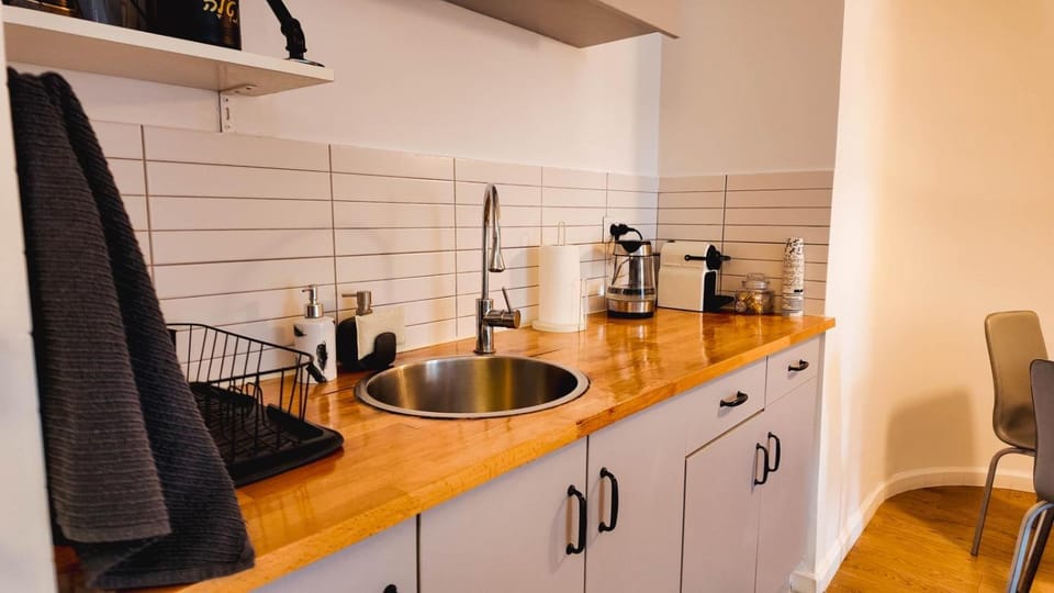 Coffee/tea facilities, Kitchen or kitchenette