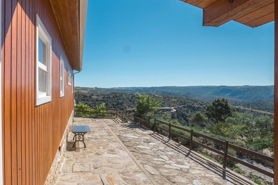 View (from property/room), Garden view, Mountain view, River view