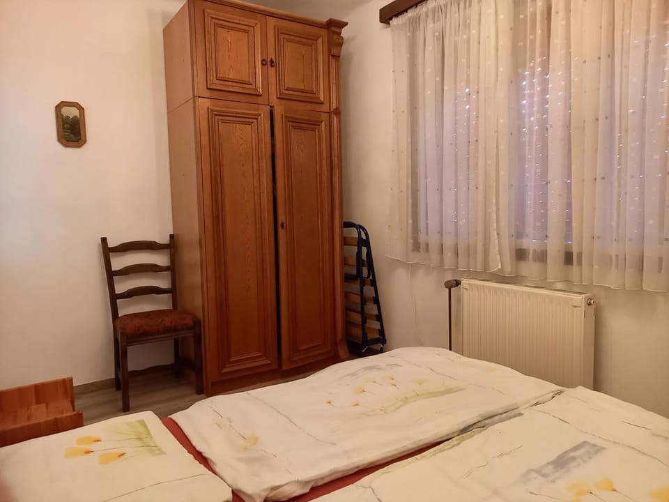 Bed, Bedroom, wardrobe