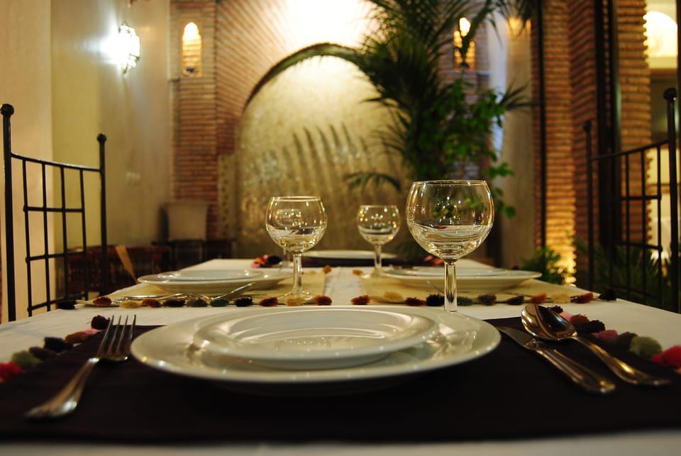 Restaurant/places to eat, Dining area