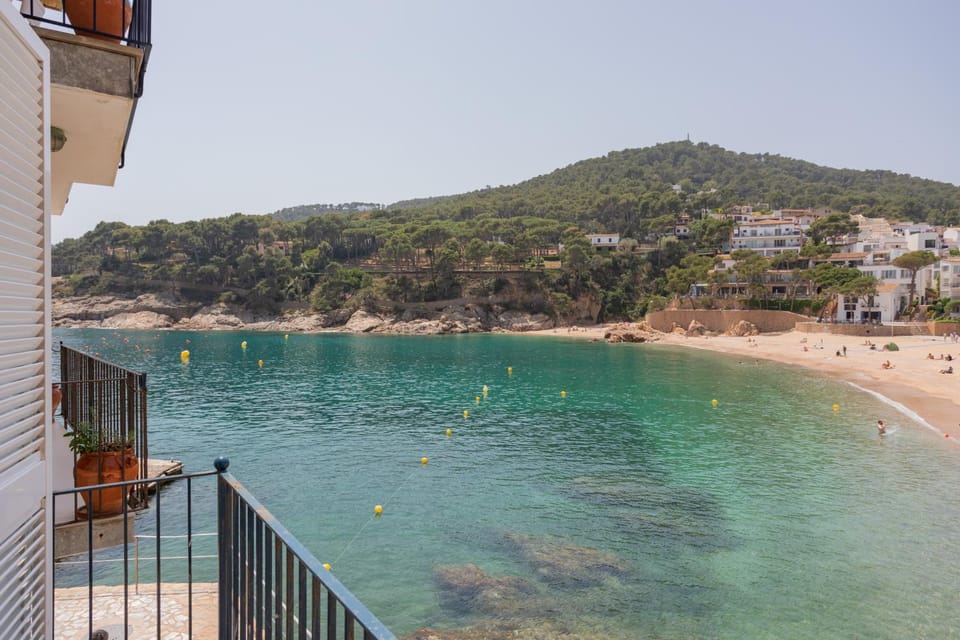 Nearby landmark, Day, Natural landscape, Beach, Mountain view, Sea view