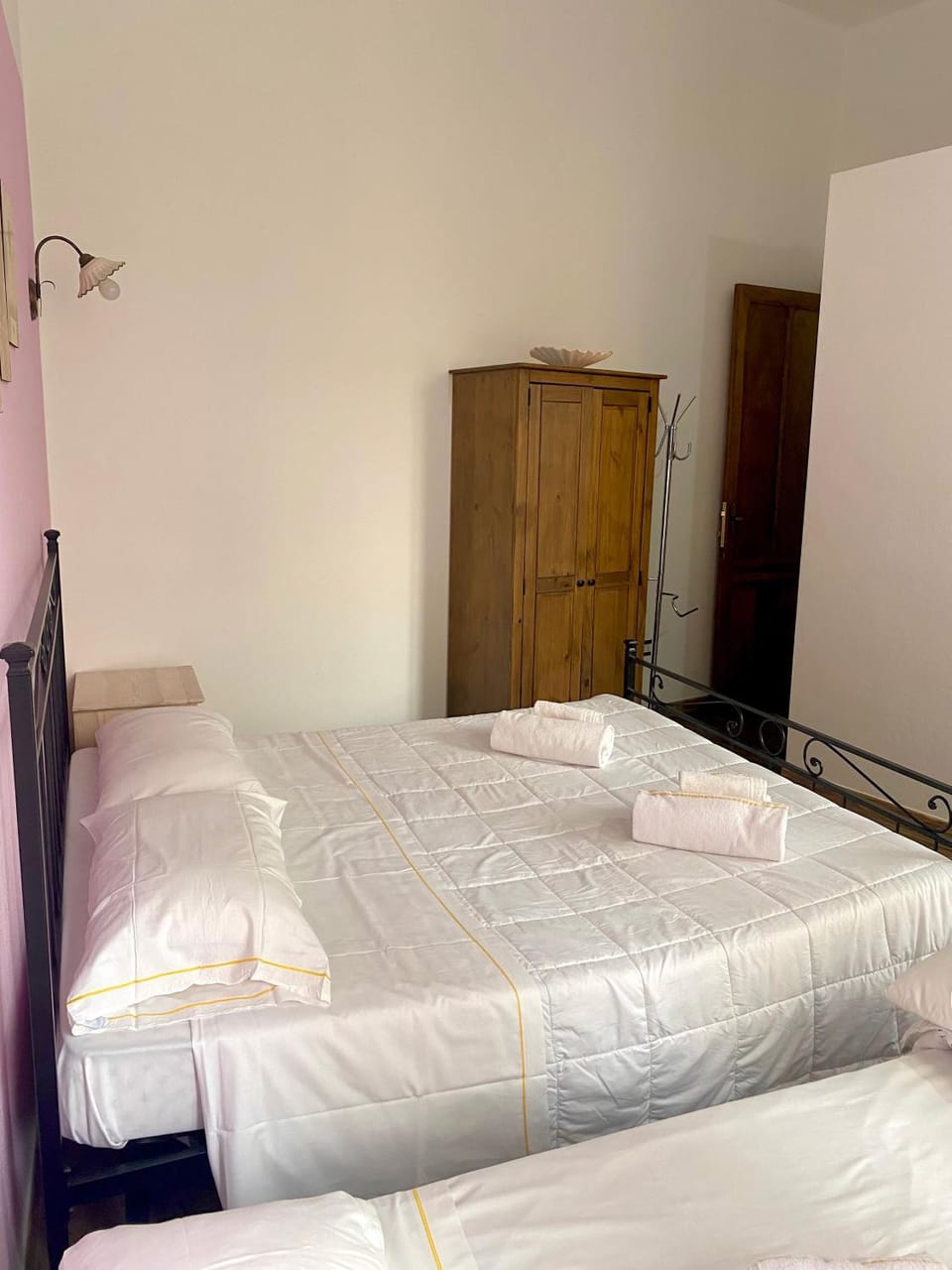 Bedroom, hair dresser, towels, wardrobe