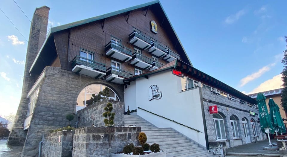 Property building, Facade/entrance