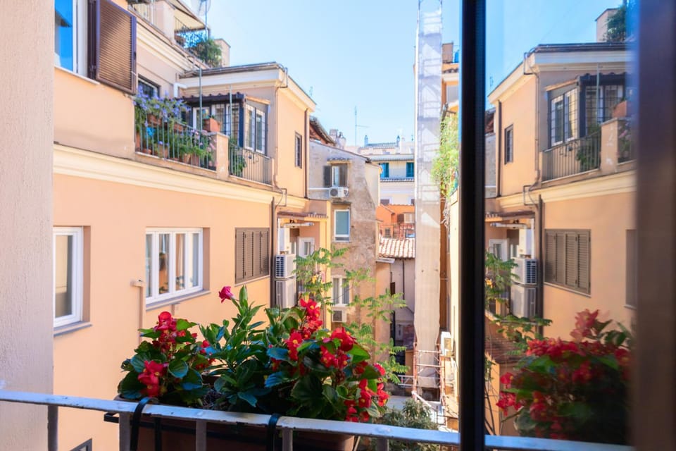 Neighbourhood, Balcony/Terrace, City view, Street view