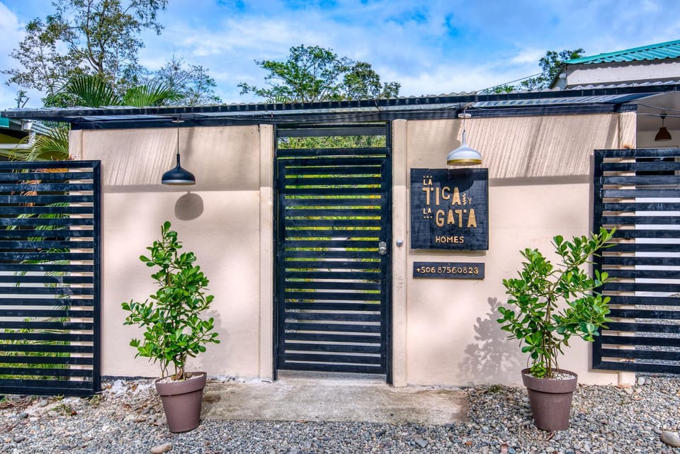 La Tica y La Gata Hotel in Puerto Viejo Talamanca