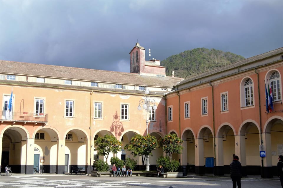 Nearby landmark, Neighbourhood