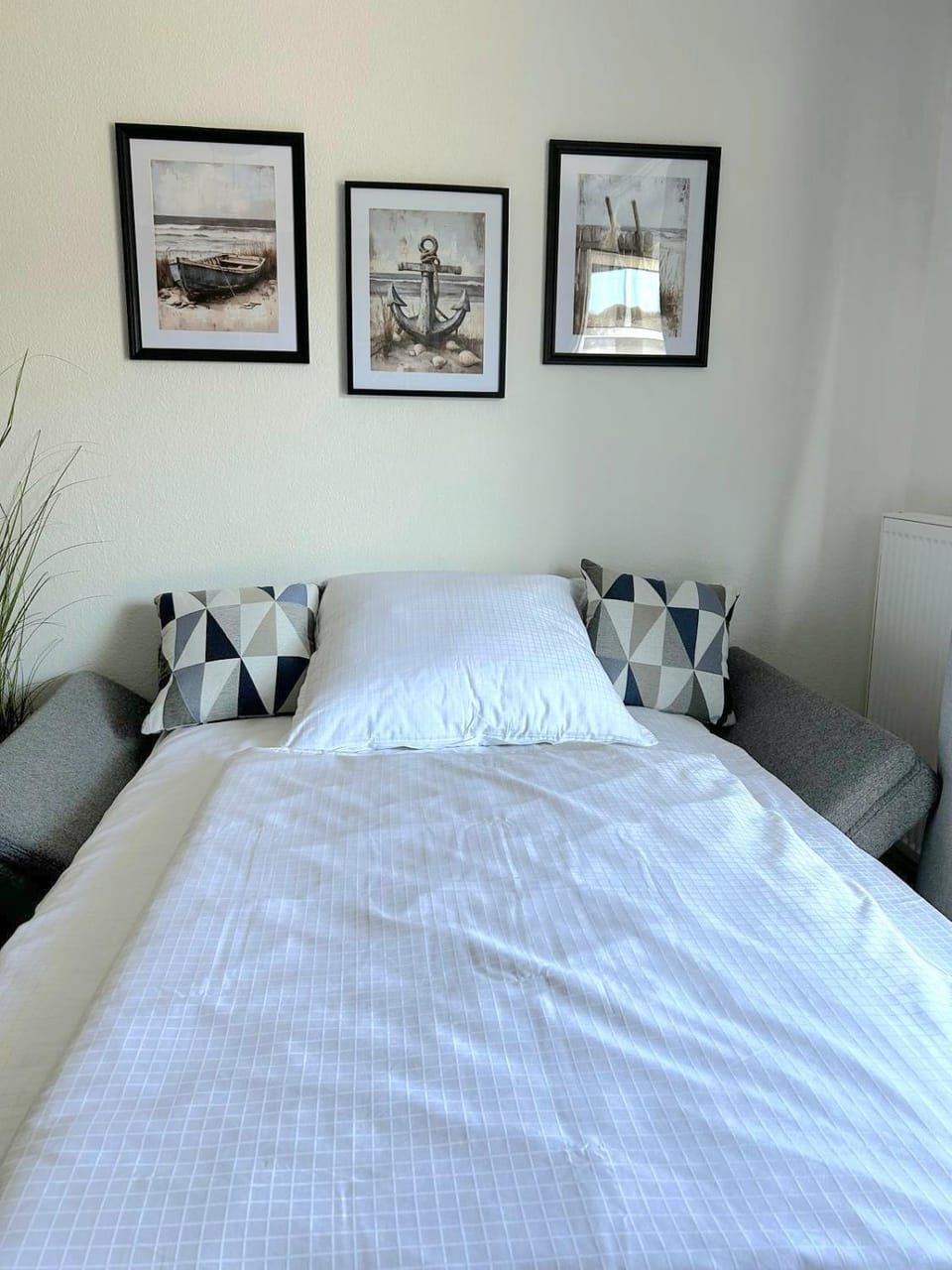 Bed, Living room, Photo of the whole room
