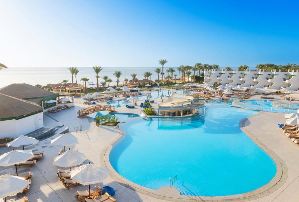 Natural landscape, Beach, Swimming pool