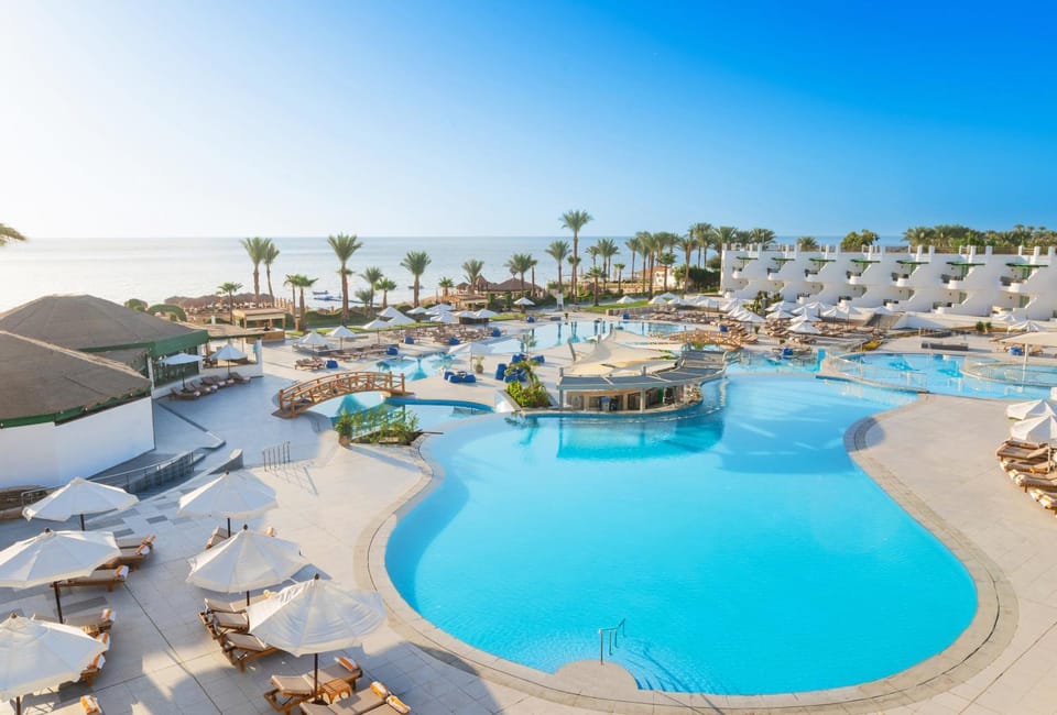 Natural landscape, Sea view, Swimming pool