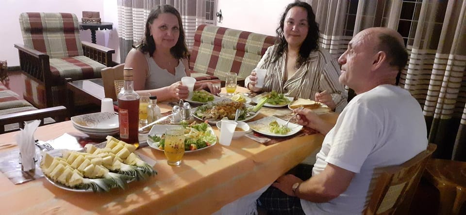 People, Food and drinks, Food, Dinner