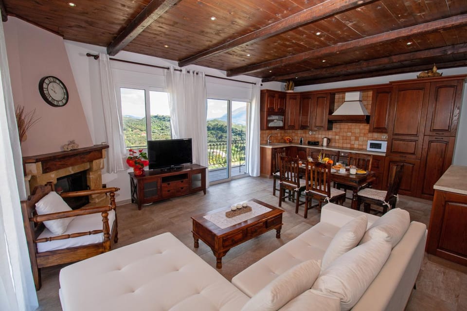 Communal lounge/ TV room, TV and multimedia, Kitchen or kitchenette, Living room, Seating area, Dining area, Evening entertainment, minibar, pet friendly