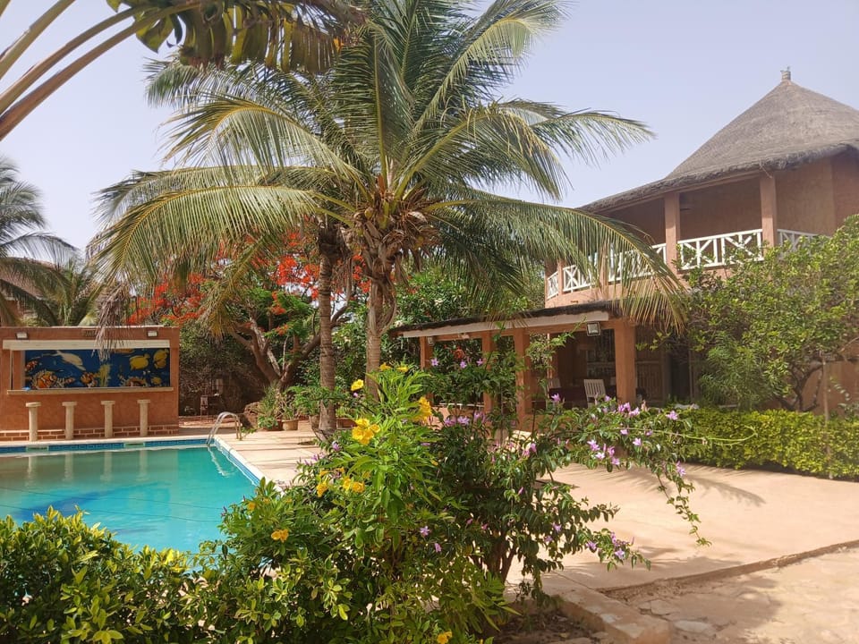 Property building, Garden, Swimming pool
