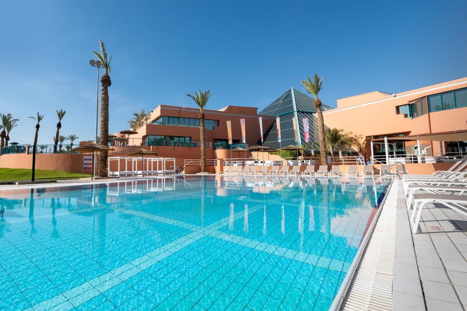 Property building, Swimming pool
