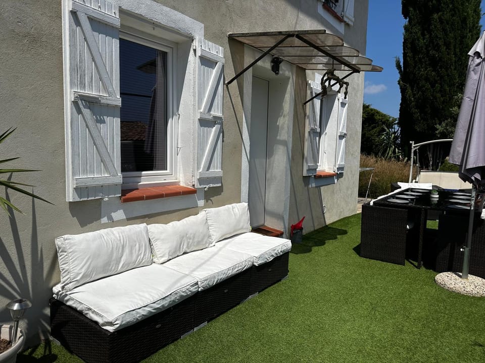 Patio, Day, Garden, View (from property/room), Balcony/Terrace, Living room, Seating area, Garden view, sunbed