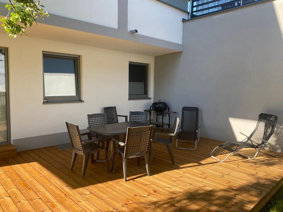 Garden, Balcony/Terrace