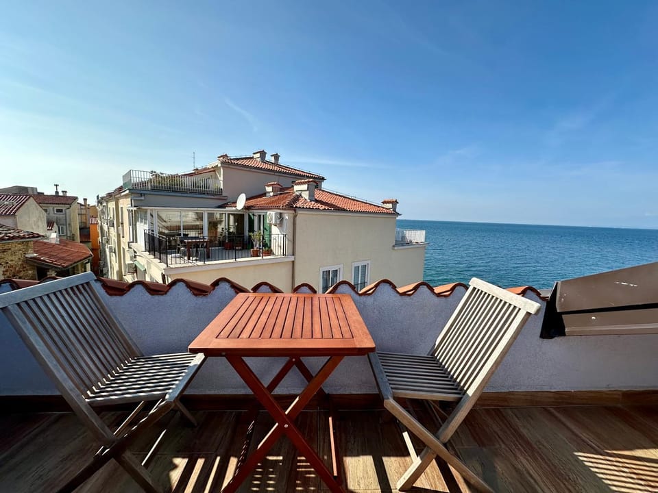 View (from property/room), Balcony/Terrace, Sea view