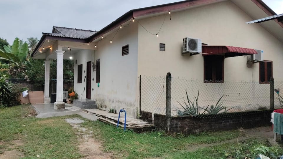 Homestay Idaman di Kuala Terengganu dengan 2 Bilik Aircond - Harga utk 1 rumah House in Terengganu, Malaysia