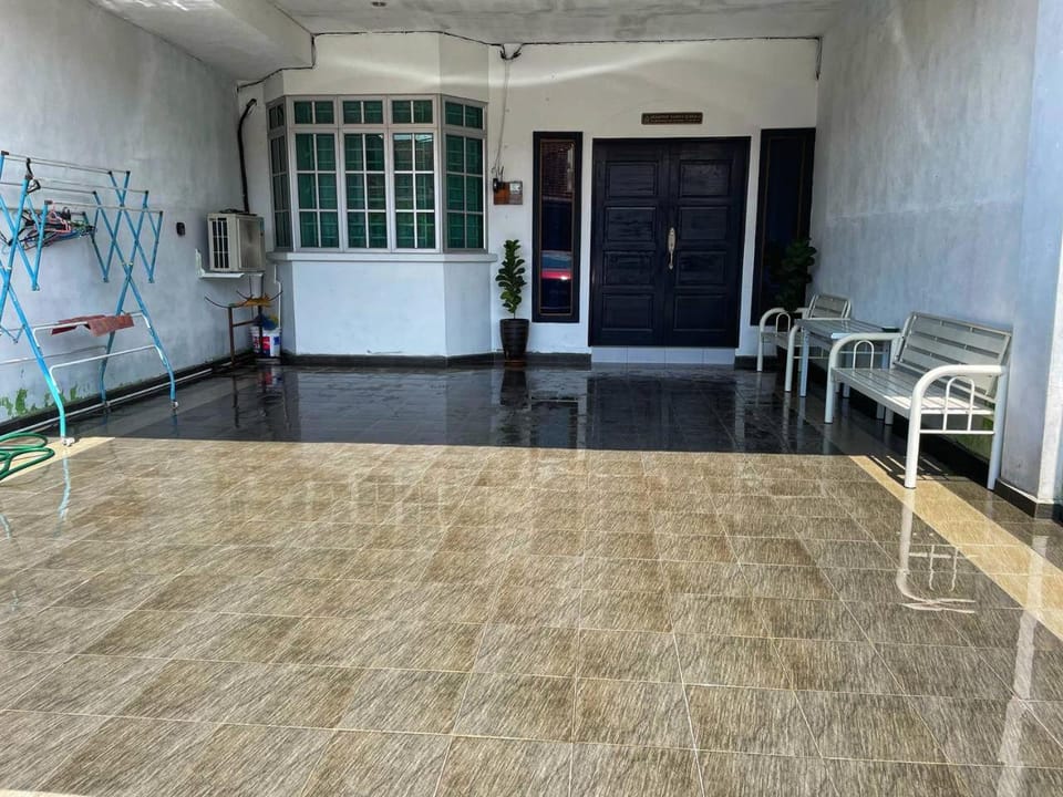 Homestay Samsul Sungkai Apartment hotel in Perak