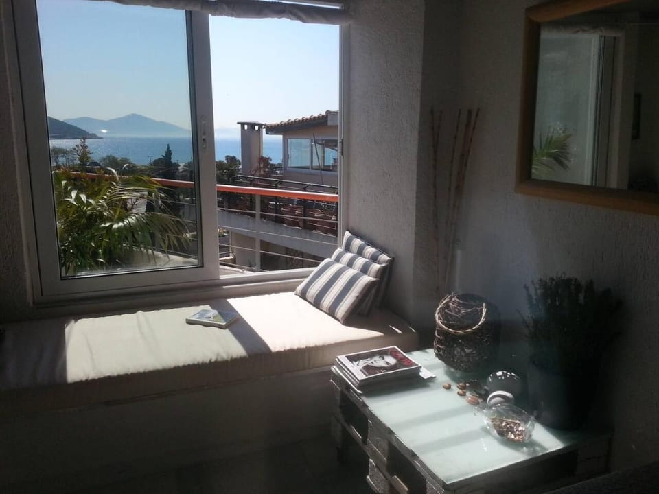 Varkiza Seaside Penthouse with Private Roof Deck Apartment in East Attica Regional Unit, Greece
