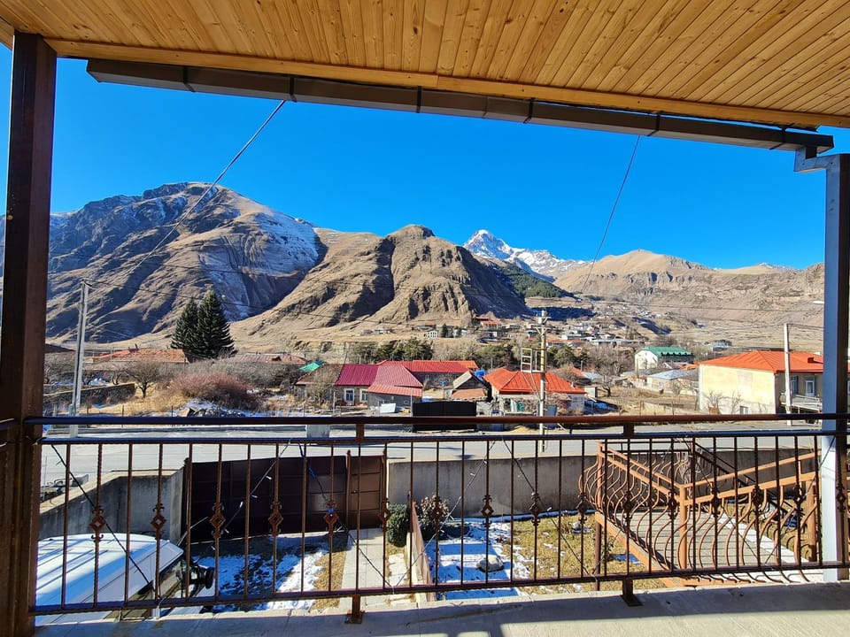 Balcony/Terrace, Mountain view