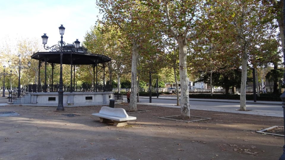 Nearby landmark, Neighbourhood