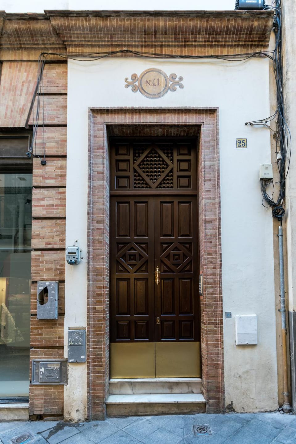 Facade/entrance