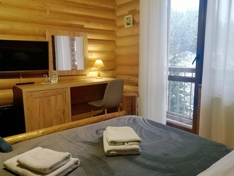 TV and multimedia, Balcony/Terrace, Bedroom, Mountain view, minibar