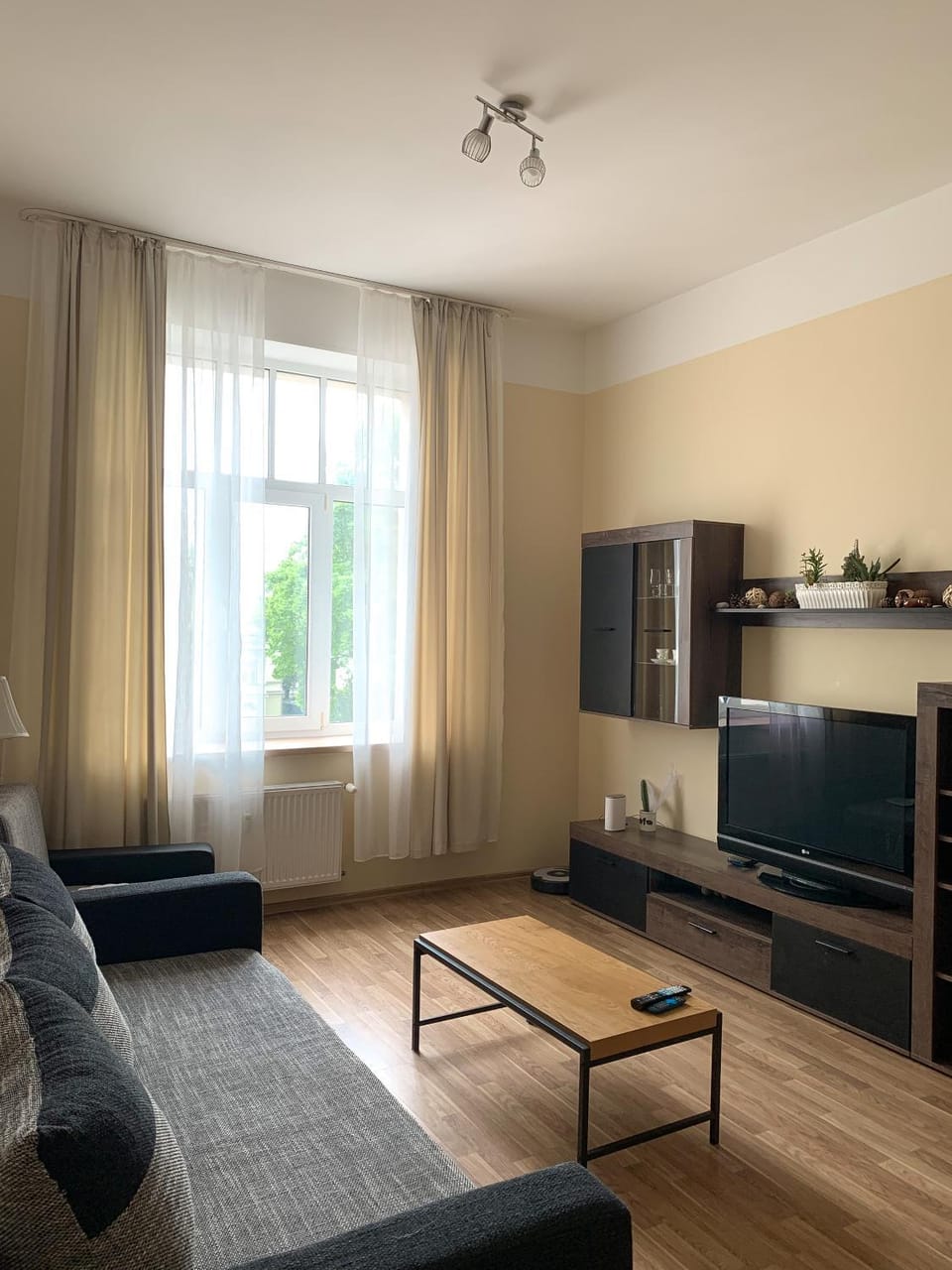 TV and multimedia, Living room, Seating area