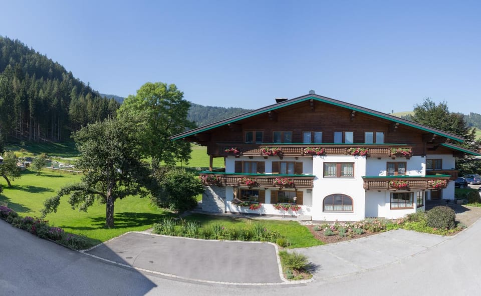 Facade/entrance, Garden view