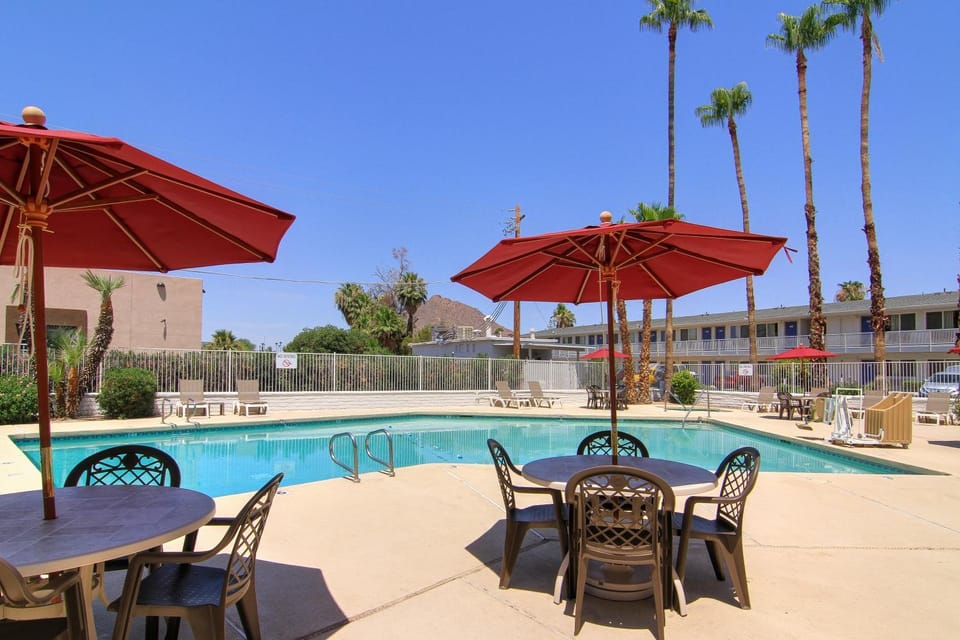 Swimming pool, Swimming pool