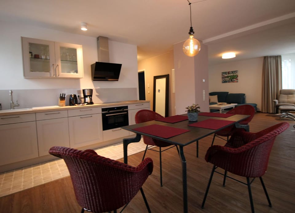 Kitchen or kitchenette, Photo of the whole room, Seating area, Dining area