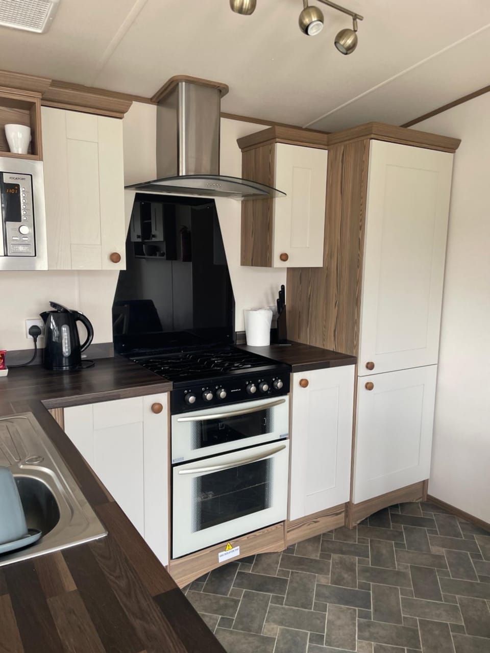 Kitchen or kitchenette, dishwasher, pet friendly, stove, toaster