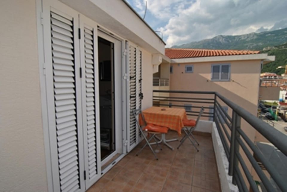 TV and multimedia, View (from property/room), Balcony/Terrace, Living room