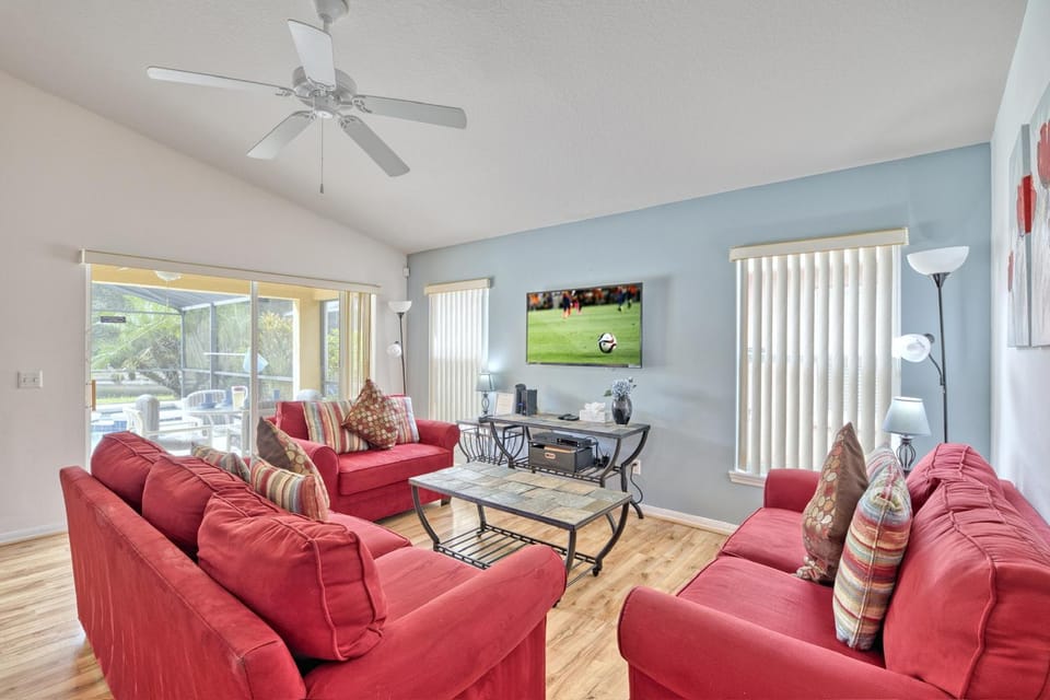 TV and multimedia, Living room, Seating area, fireplace