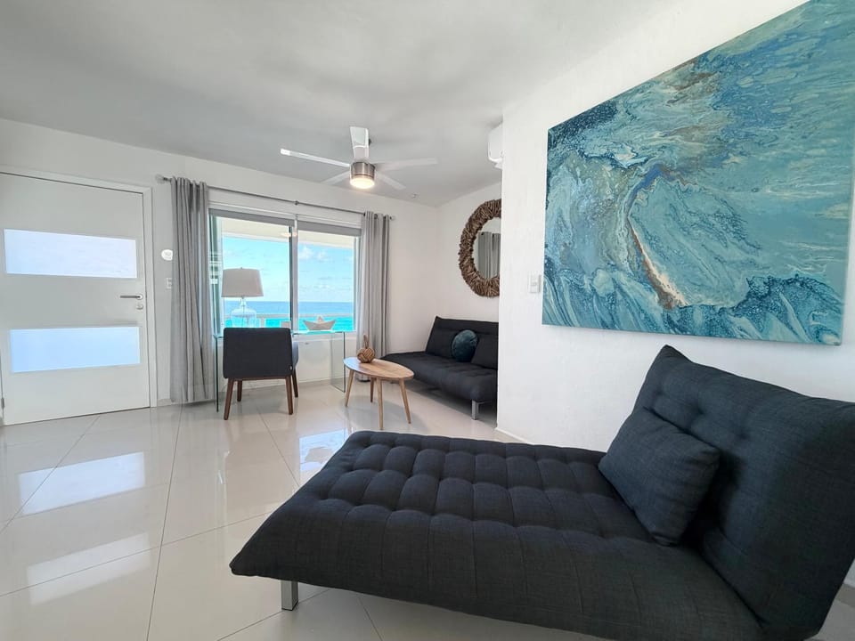 Living room, Sea view