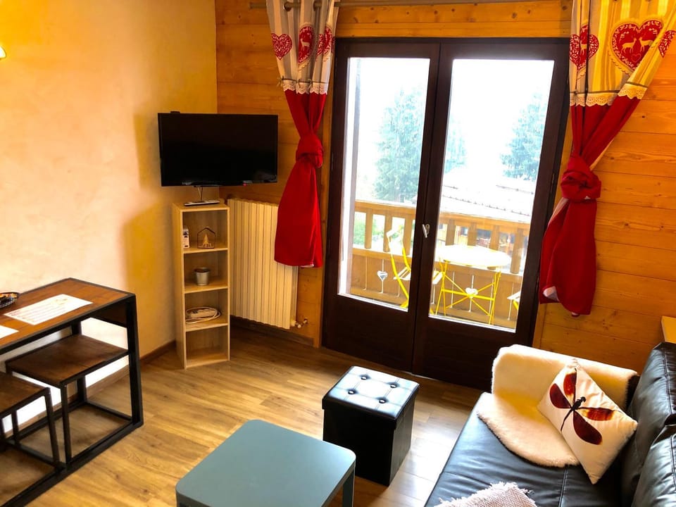 TV and multimedia, Living room, Bedroom