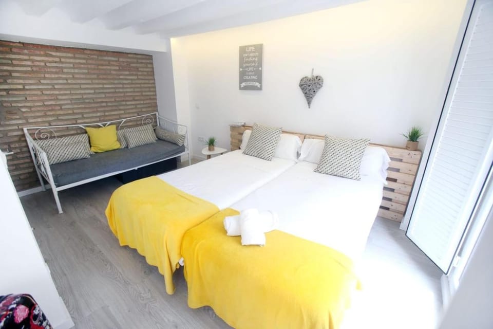 Bed, Photo of the whole room