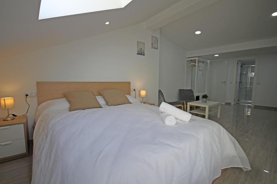Bed, Bedroom