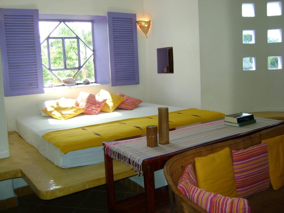 Bed, Living room