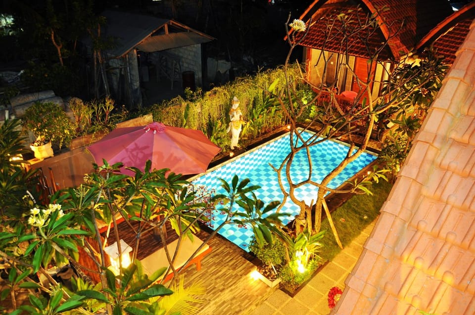 Nearby landmark, Restaurant/places to eat, Neighbourhood, Natural landscape, Beach, Garden view, Landmark view, Mountain view, Swimming pool, Swimming pool