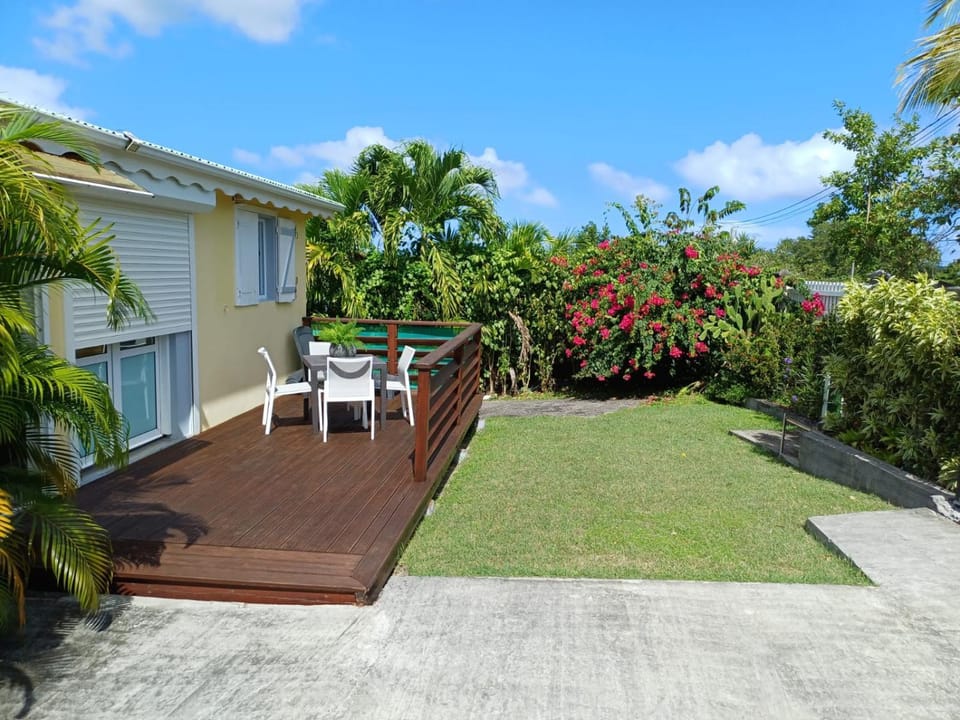 Patio, Garden view