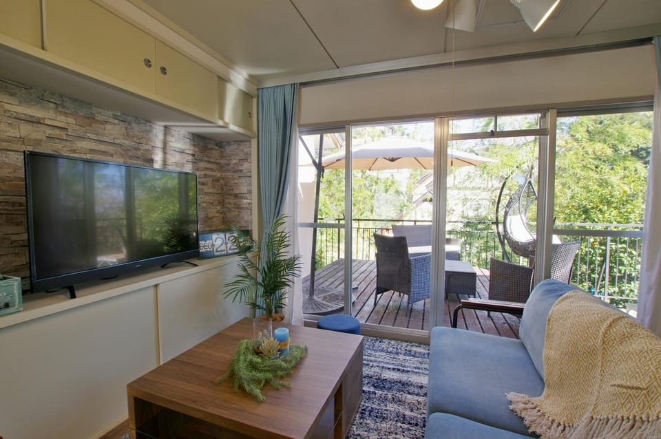 Villent Atagawa Terrace House in Shizuoka Prefecture