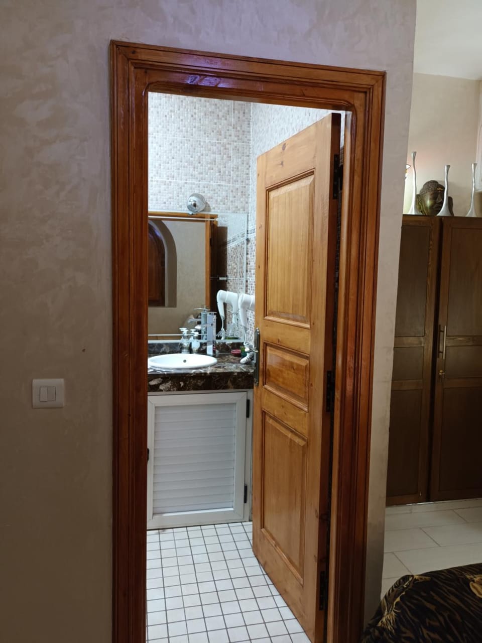 Bathroom, wardrobe