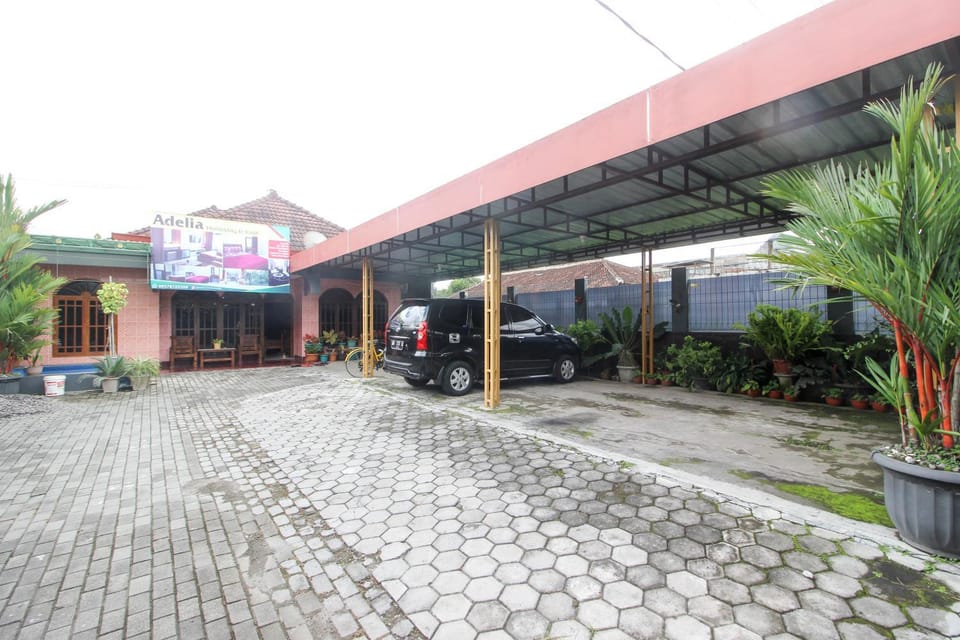 Facade/entrance