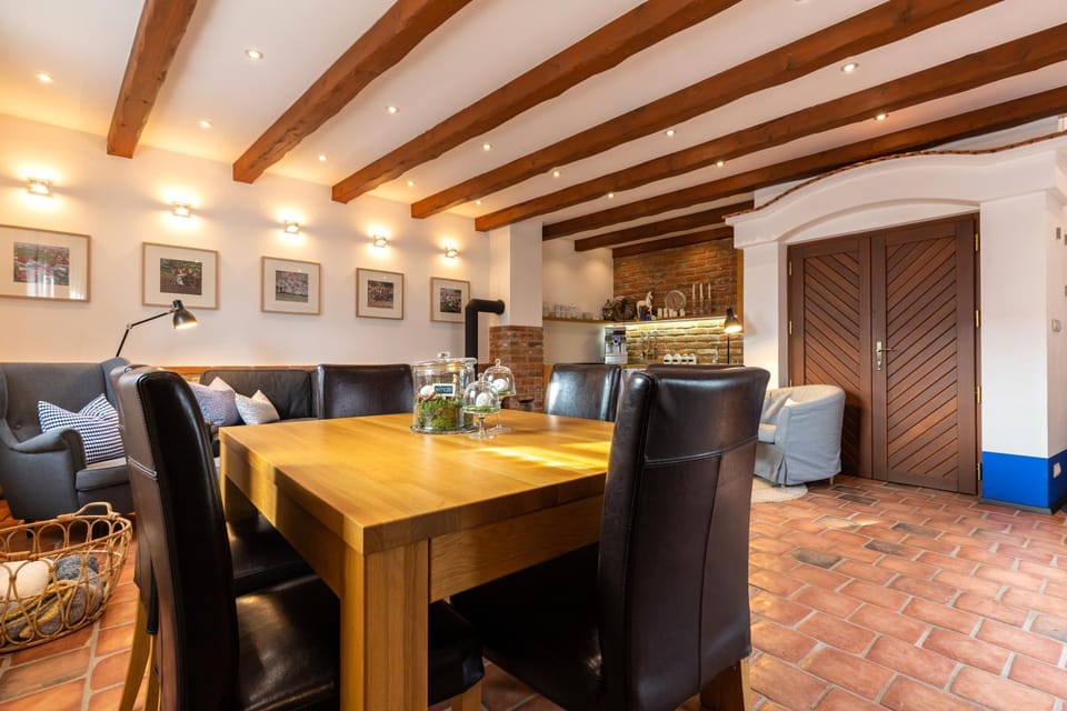 Communal lounge/ TV room, Communal kitchen, Breakfast