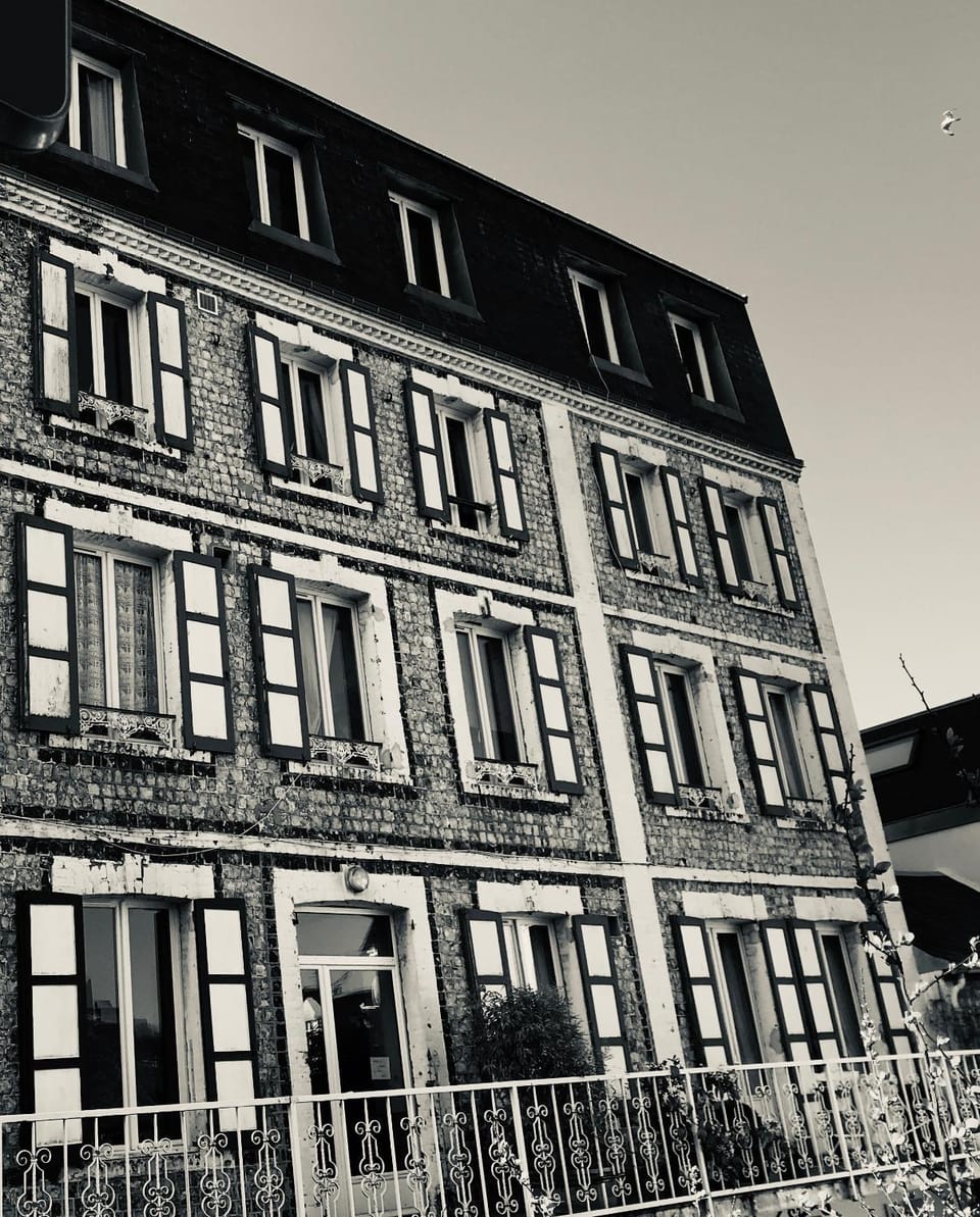 Property building, Facade/entrance, City view